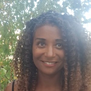 Johanna, fondatrice de Relax&Art, tarologue et praticienne en art thérapie